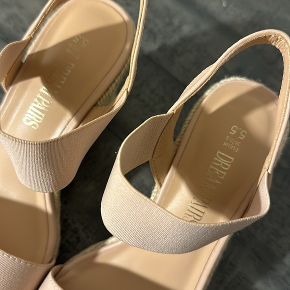 Blush colored wedge sandals - Picture 4 of 4